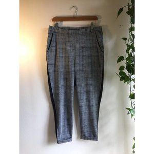 Black & white houndstooth ankle trousers NWT